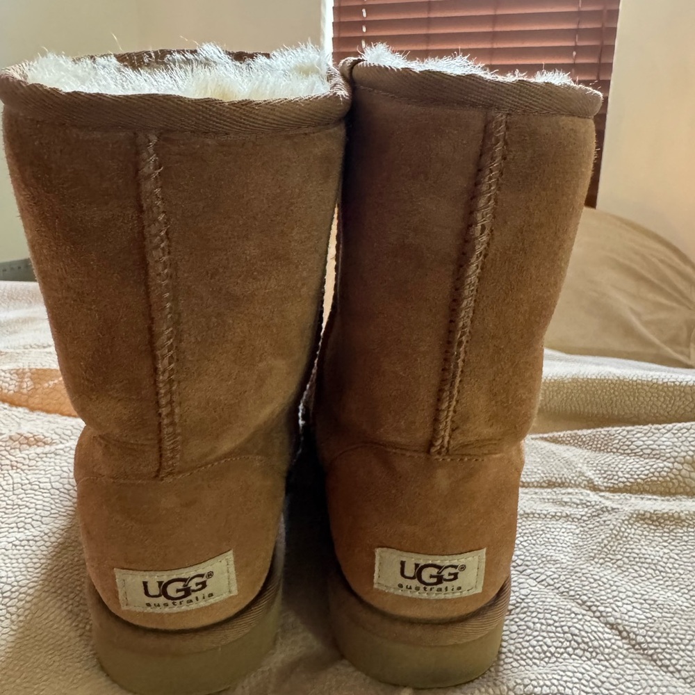 Uggs - image 3